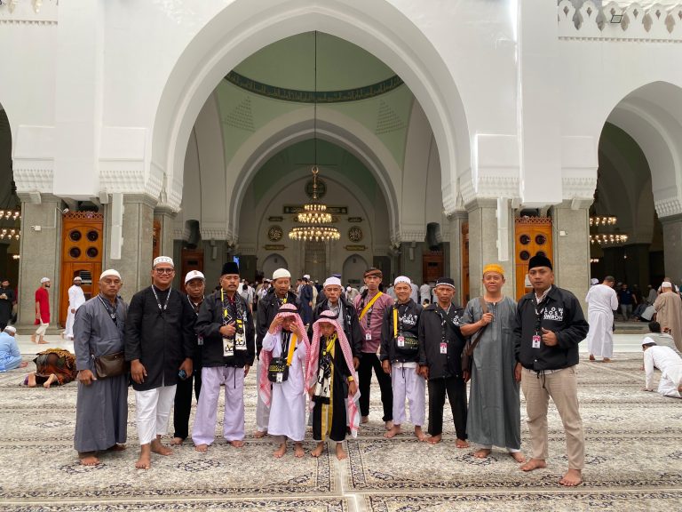 paket umroh murah dari jakarta illustration